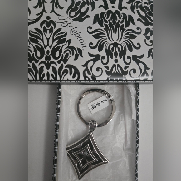 Brighton MYSTERY Game 3 Spots - Picture 4 of 5